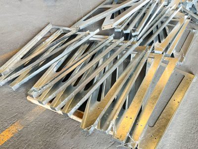 Metal-Sheet-Hangovers