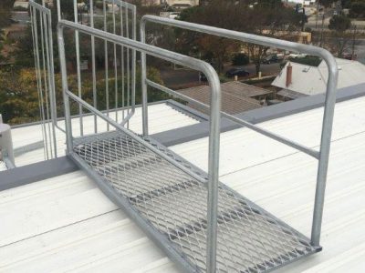 Stainless steel cage ladder1